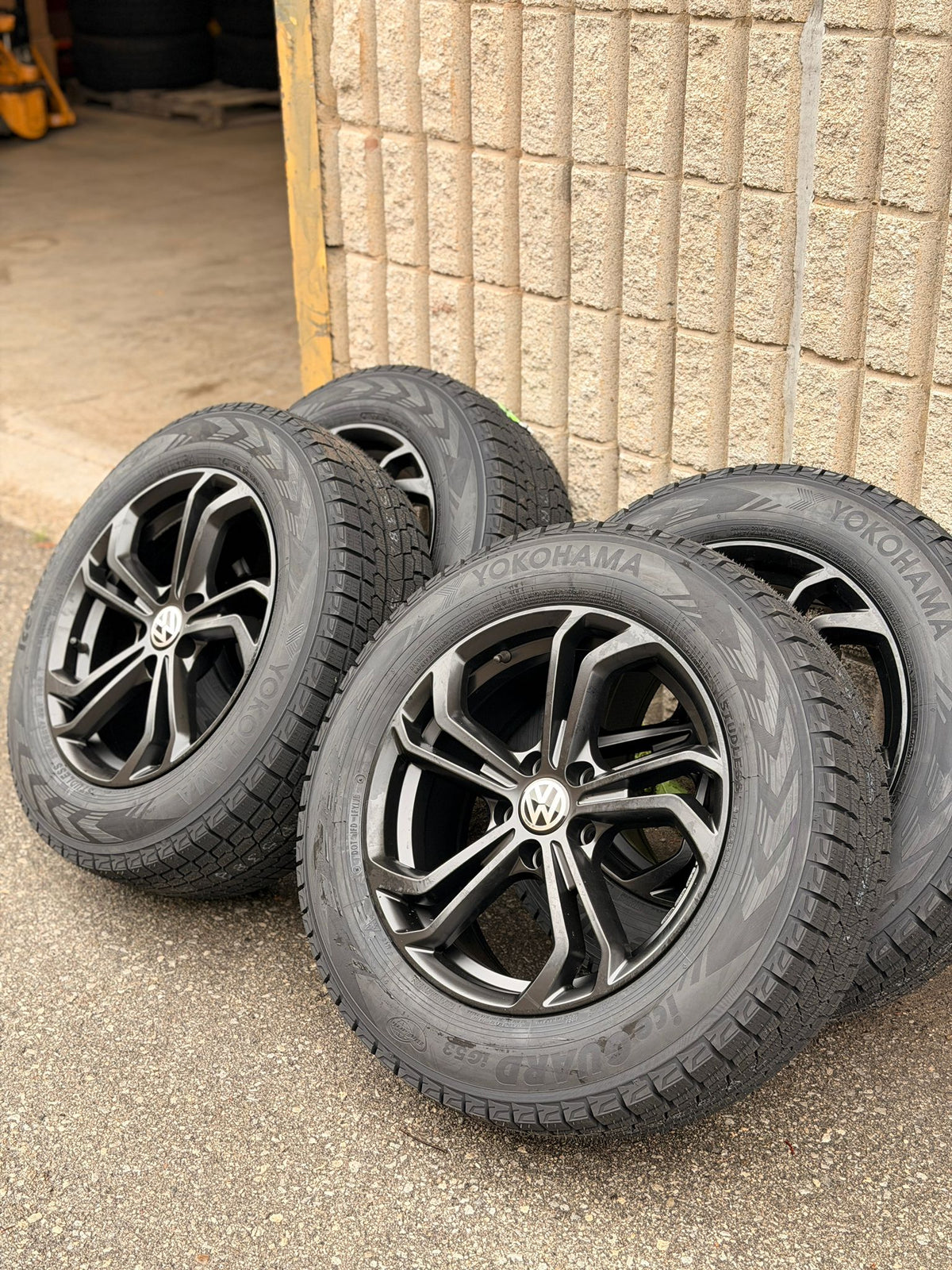 Volkswagen Tiguan / TAOS 17" Winter Package
