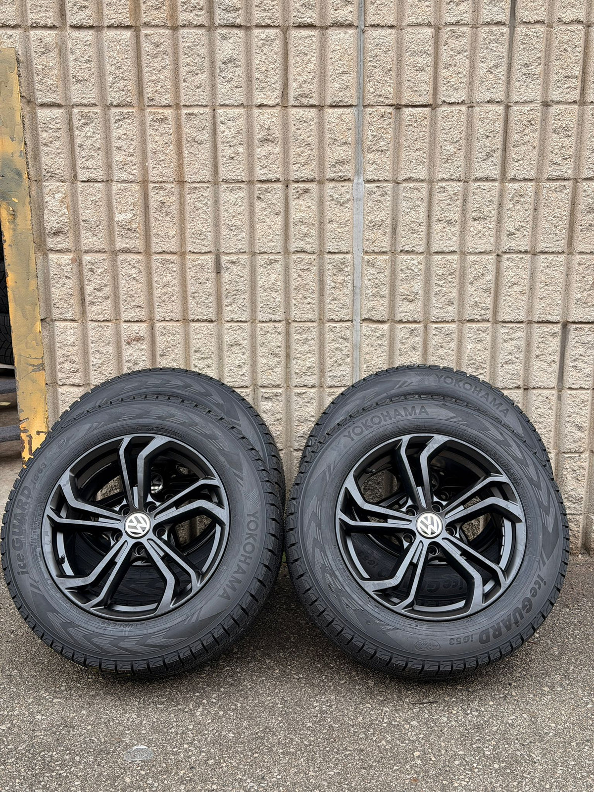 Volkswagen Tiguan / TAOS 17" Winter Package