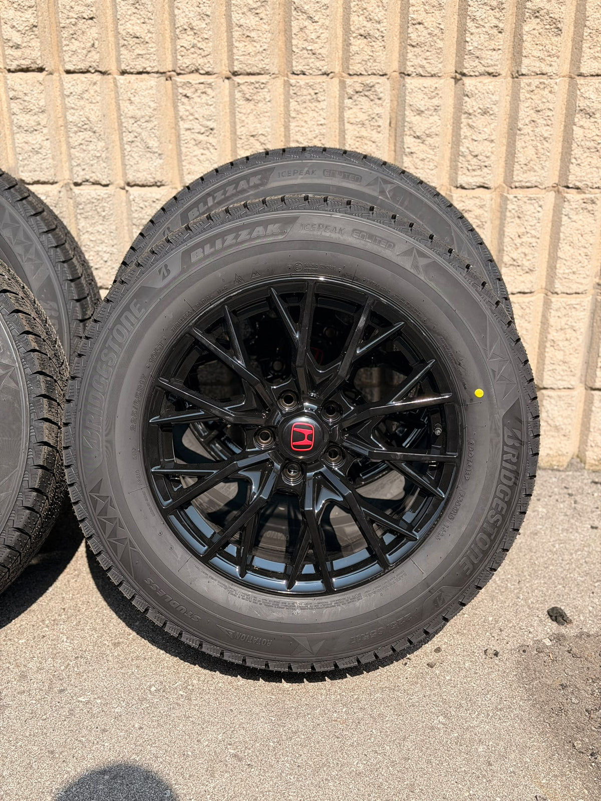 Honda CRV 17" Winter Tire & Wheel Package