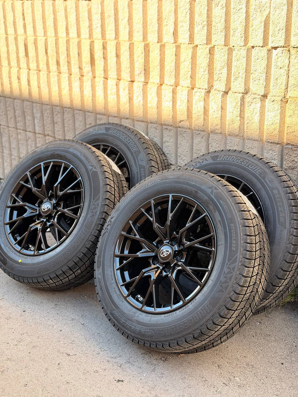 Toyota RAV4 17" Winter Tire & Wheel Package
