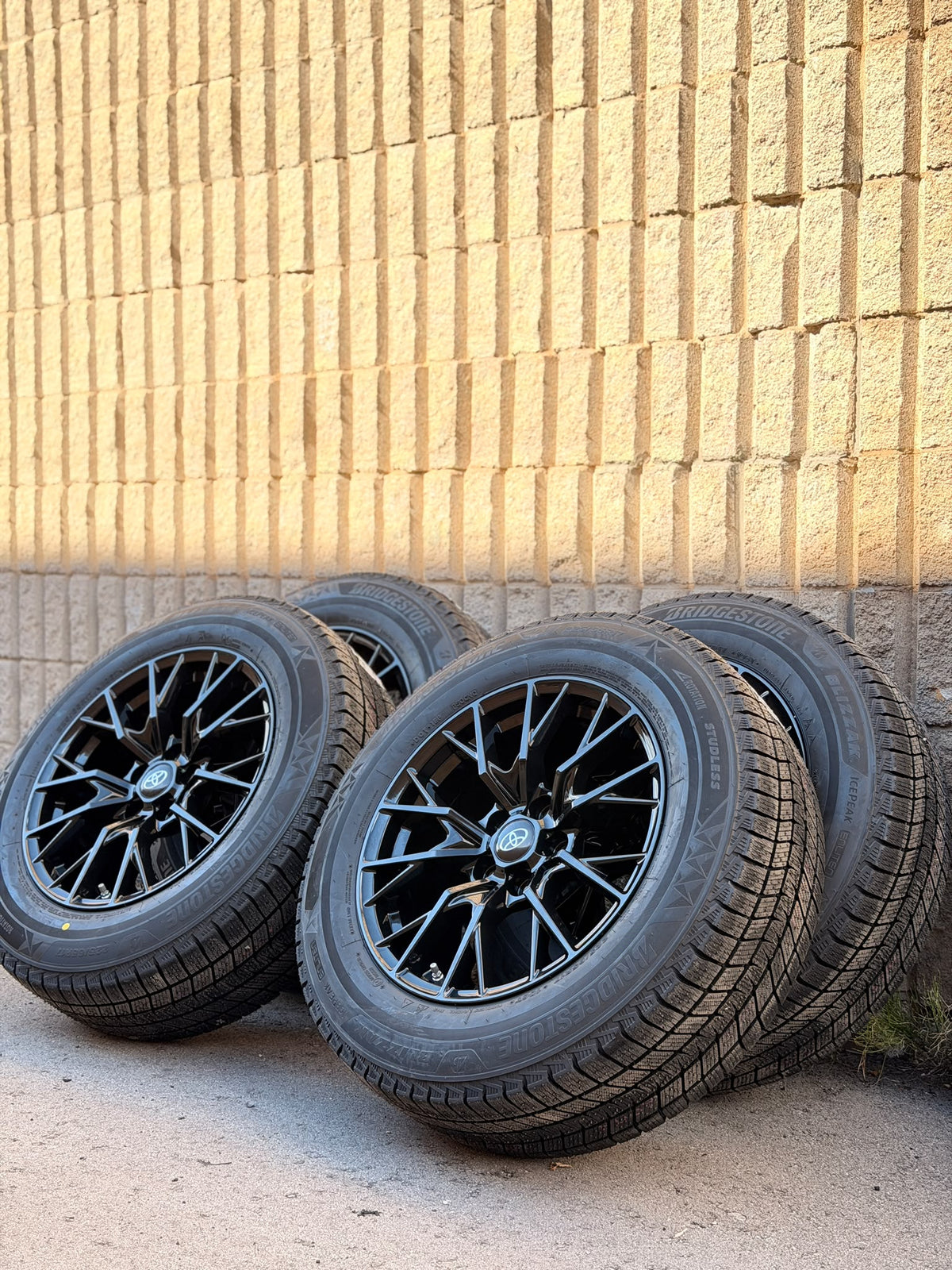 Toyota RAV4 17" Winter Tire & Wheel Package