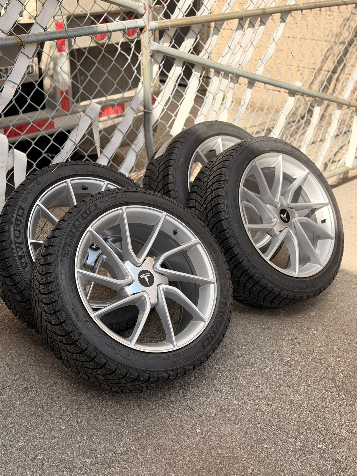 Tesla Model 3 - Michelin X-ICE SNOW Package