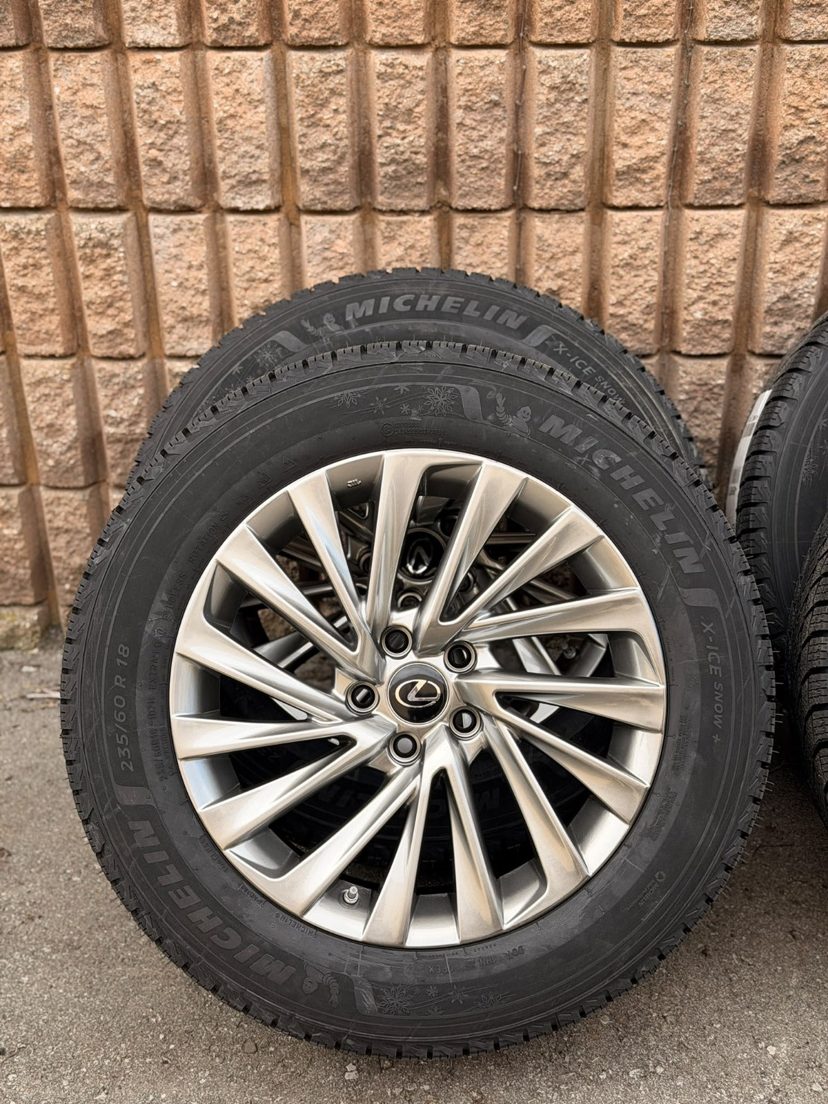 Lexus NX350 18" Winter Package