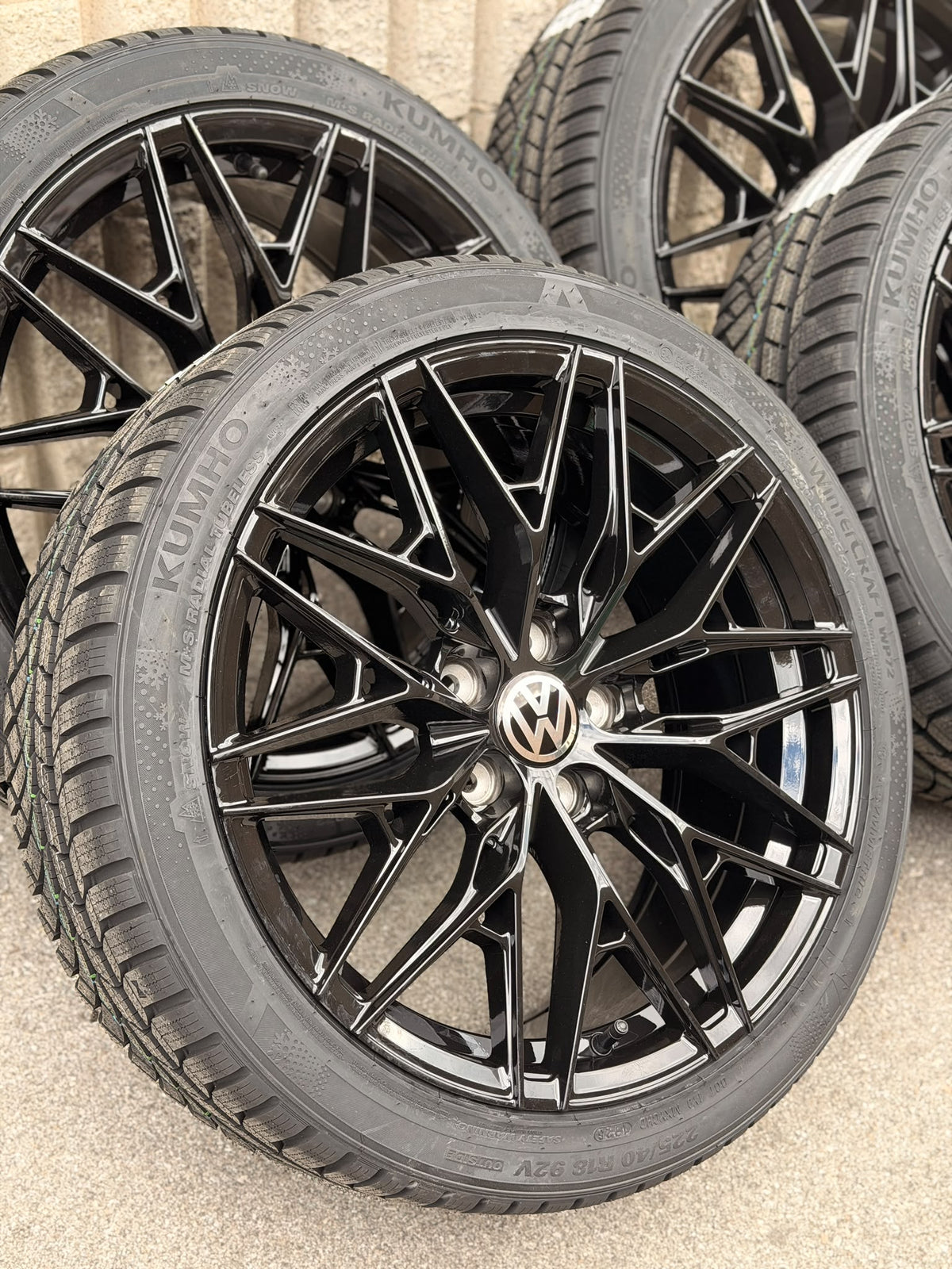 Volkswagen Golf GTI/R 18" Winter Tire & Wheel Package